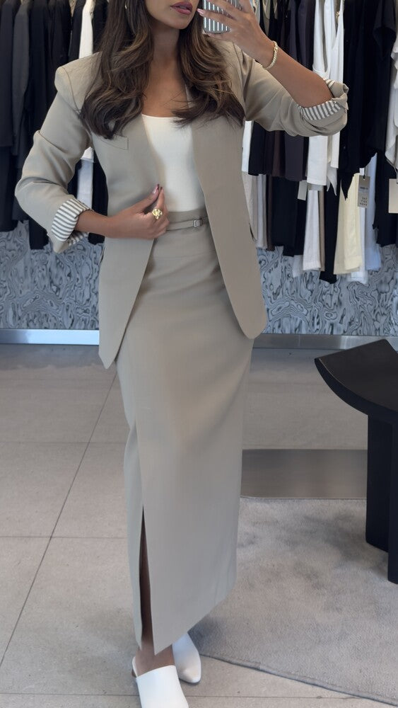 Low Classic Blazer + Skirt Set