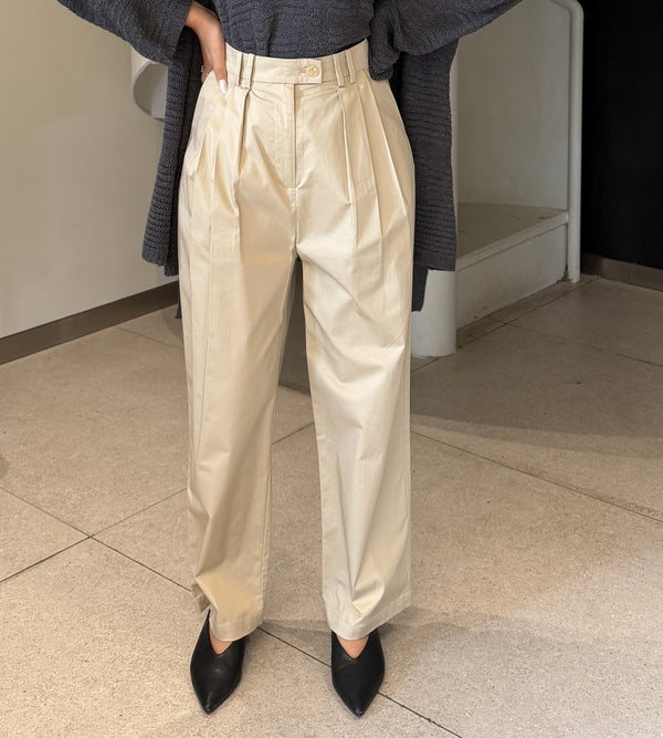 Pleated Trouser