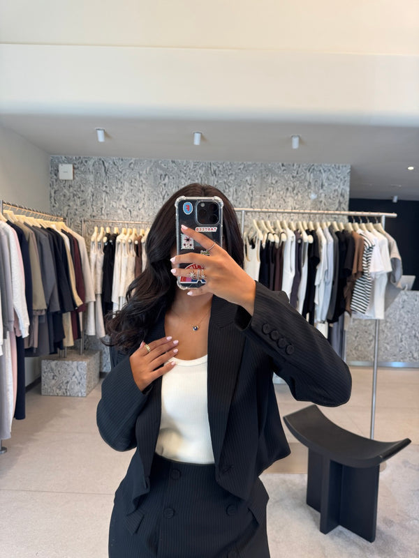 Single Button Crop Set