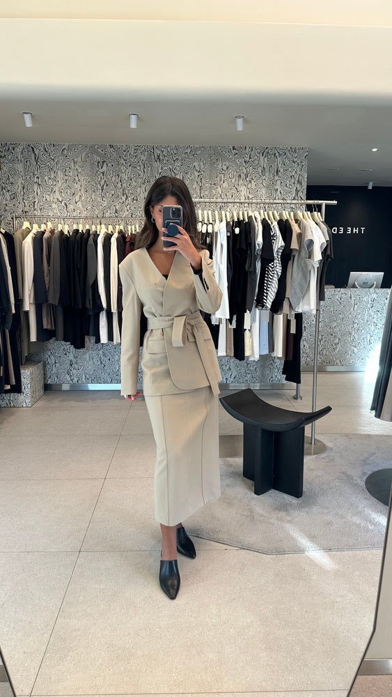 Relax Blazer + Skirt Set