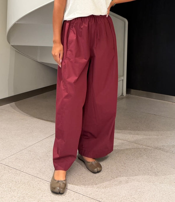 Relaxed Wide Leg Pants