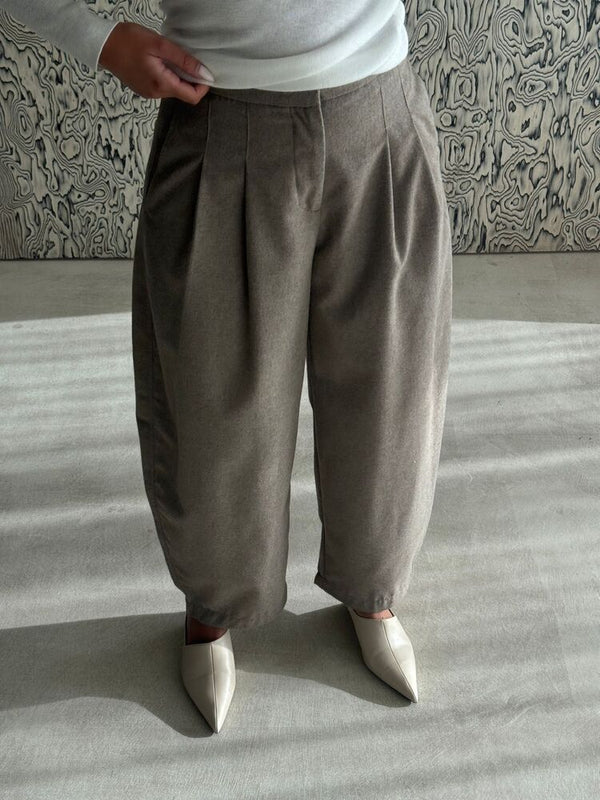 High Rise Pleated Trouser