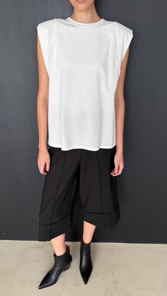 Sleeveless Paded Shirt