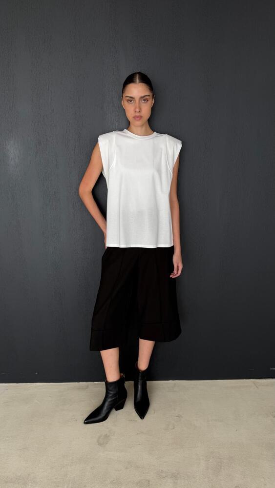 Sleeveless Paded Shirt