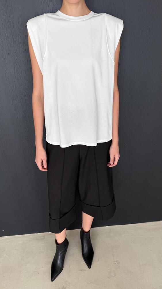 Sleeveless Paded Shirt