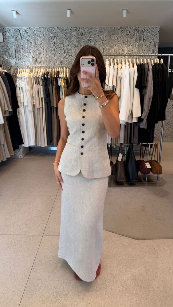 Chic Sleeveless Skirt Set