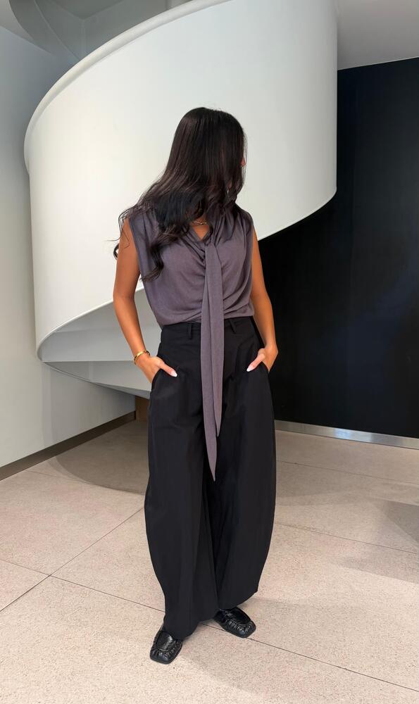 Curved Trousers