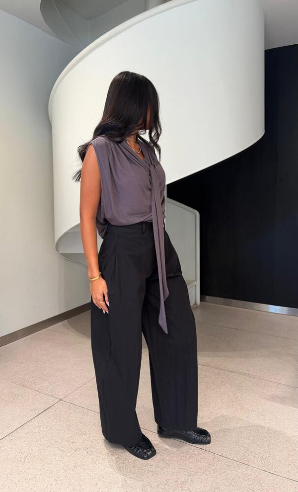 Curved Trousers