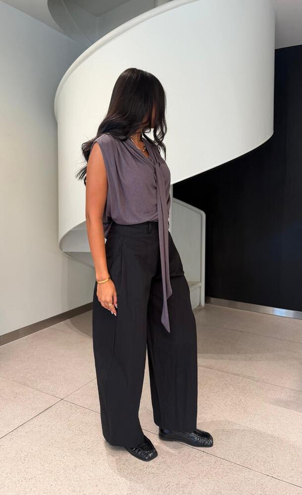 Curved Trousers