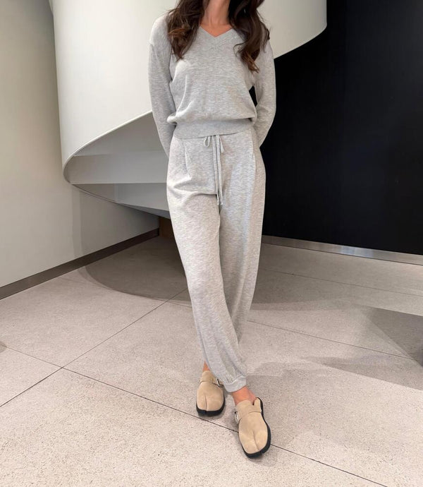V-Neck Pullover Set