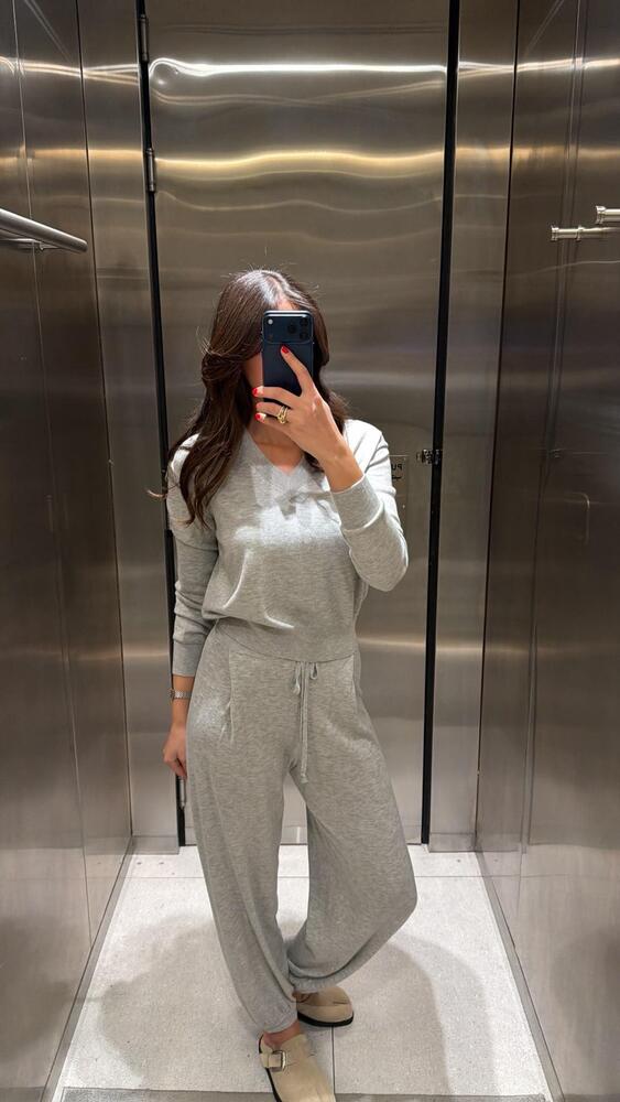 V-Neck Pullover Set