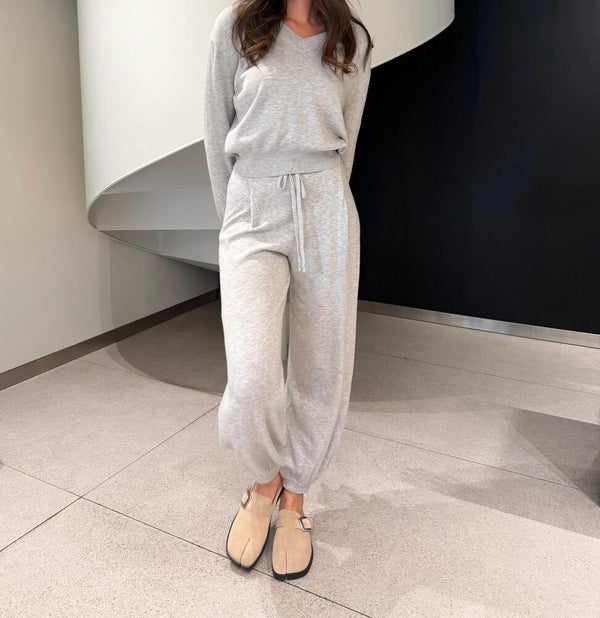 V-Neck Pullover Set