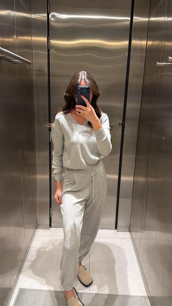 V-Neck Pullover Set
