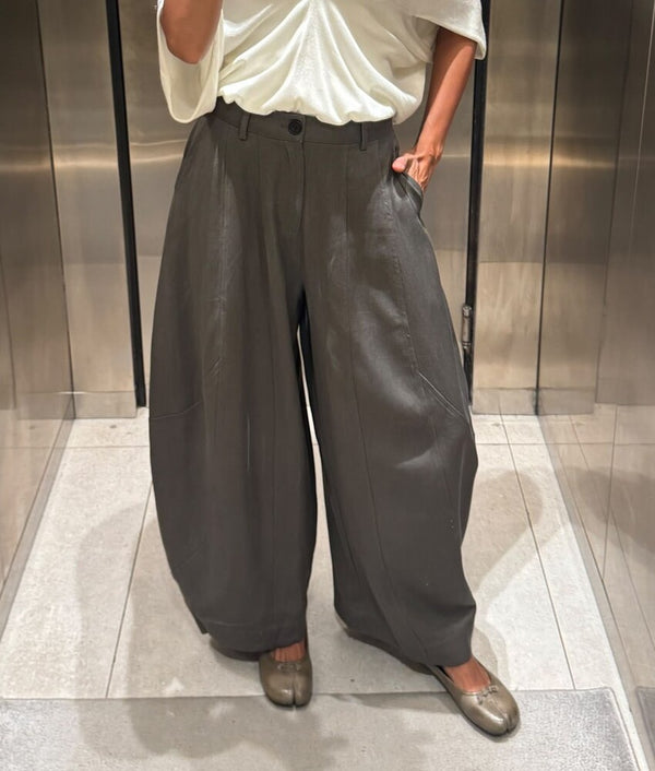 Pleated Balloon Trousers